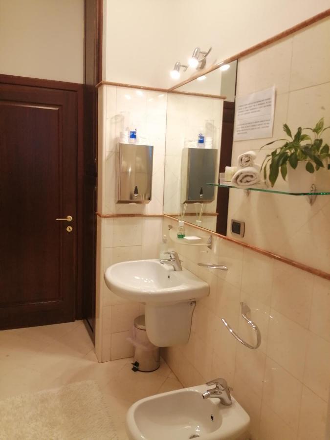 Guest Room Via Dei Passeri Cagliari Bagian luar foto